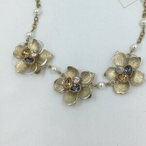 Vivi Jewelry gold florette and pearl link necklace